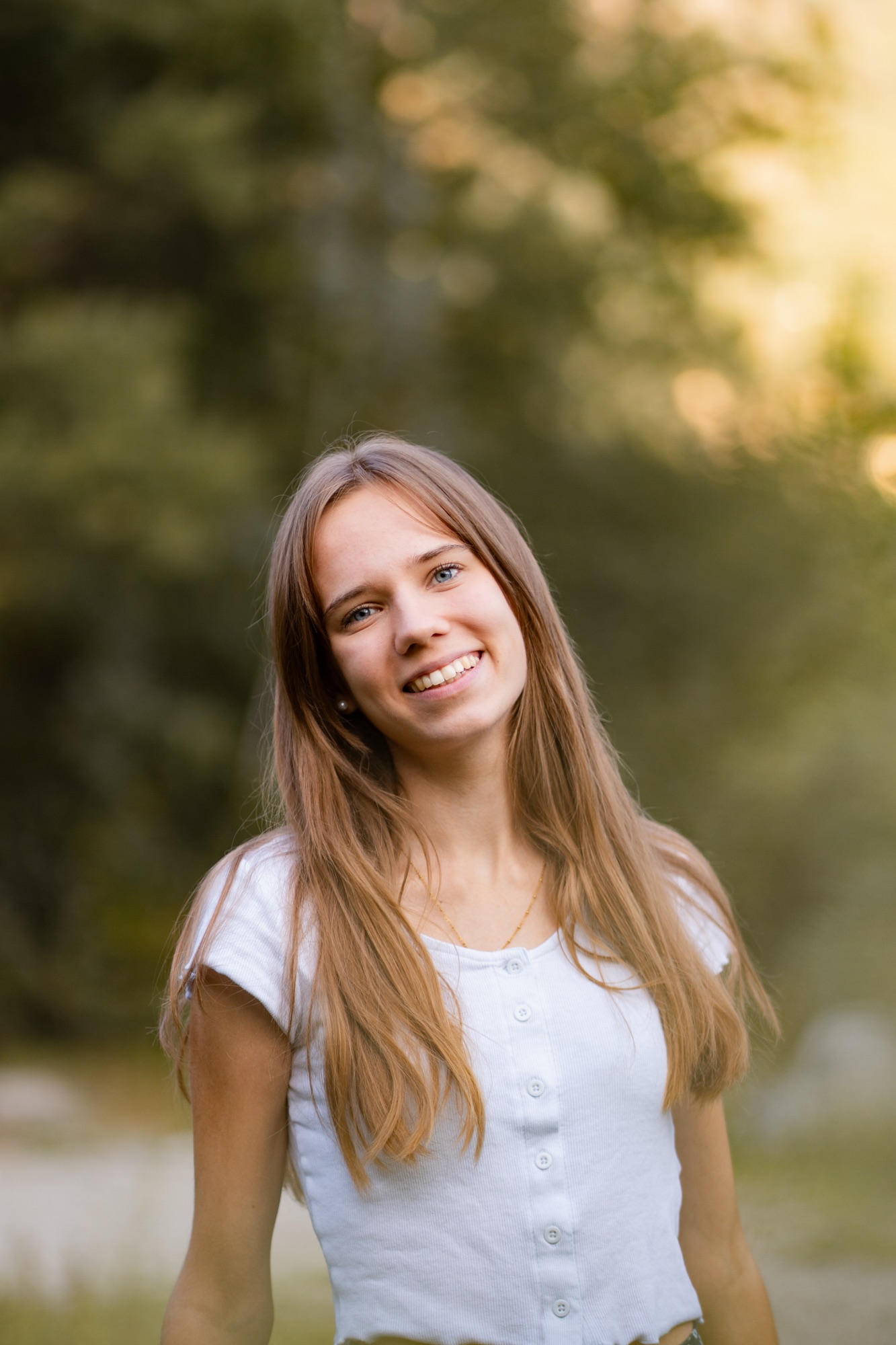 Hannah Kittner, Hochzeits- und Paarfotografin im Münsterland, lächelndes Porträt