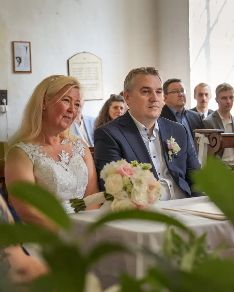 Brautpaar bei der standesamtlichen Trauung, Hochzeitsfotografie von Hannah's Photoart
